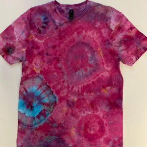 GILDAN Soft Style | Tie-Dye T-Shirt | Color: Turquoise, Green, Pink | Size: L